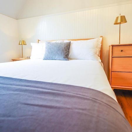 Mahone Bay Bed And Breakfast Экстерьер фото