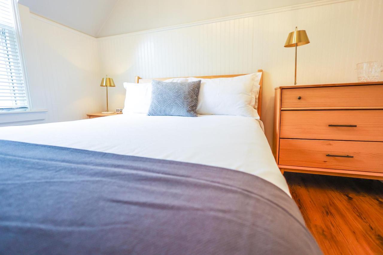 Mahone Bay Bed And Breakfast Экстерьер фото